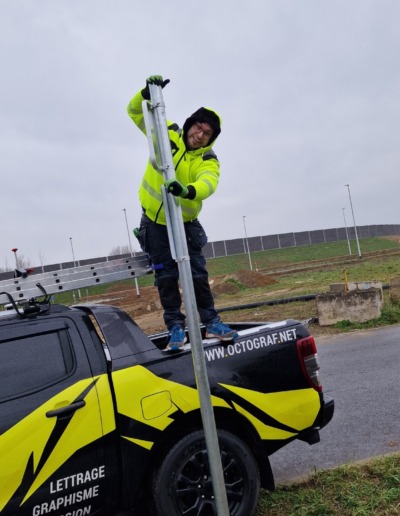 Placement de poteaux signalétique